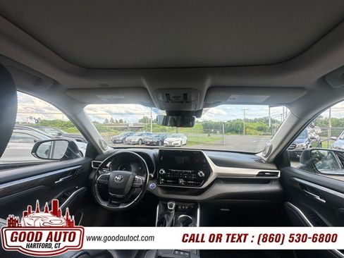 Used 2020 Toyota Highlander Platinum AWD/4WD image 11
