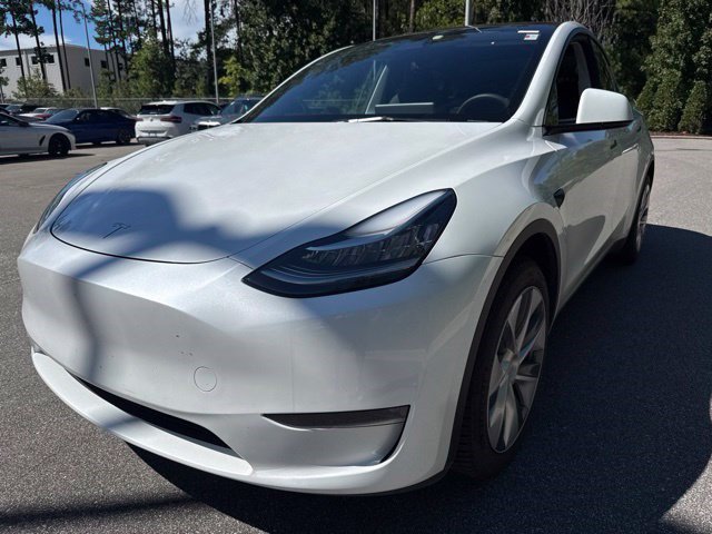 Used 2023 Tesla Model Y Long Range AWD/4WD image 1