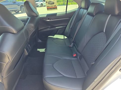 Used 2022 Toyota Camry XSE FWD image 11