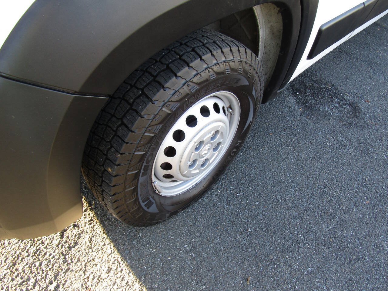 Used 2025 RAM ProMaster 2500 FWD image 22
