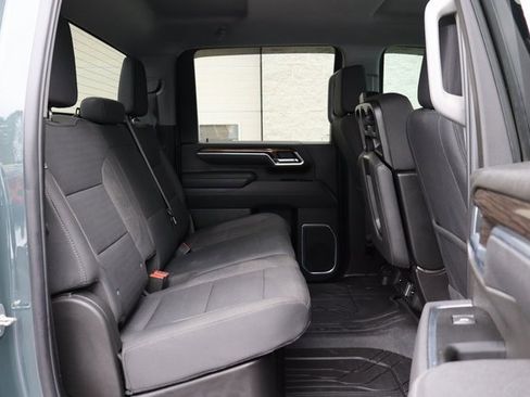 Used 2025 Chevrolet Silverado 3500 LT image 31