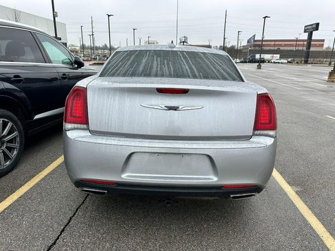 Used 2016 Chrysler 300 S image 6