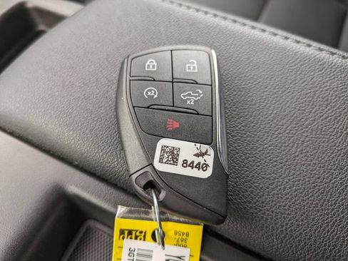 Used 2022 GMC Sierra 1500 SLT RWD image 35