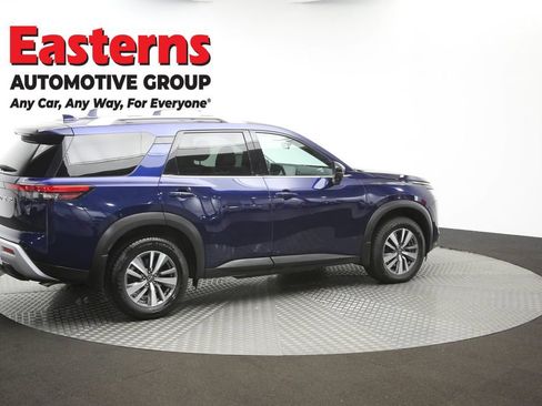 Used 2023 Nissan Pathfinder SL AWD/4WD image 43