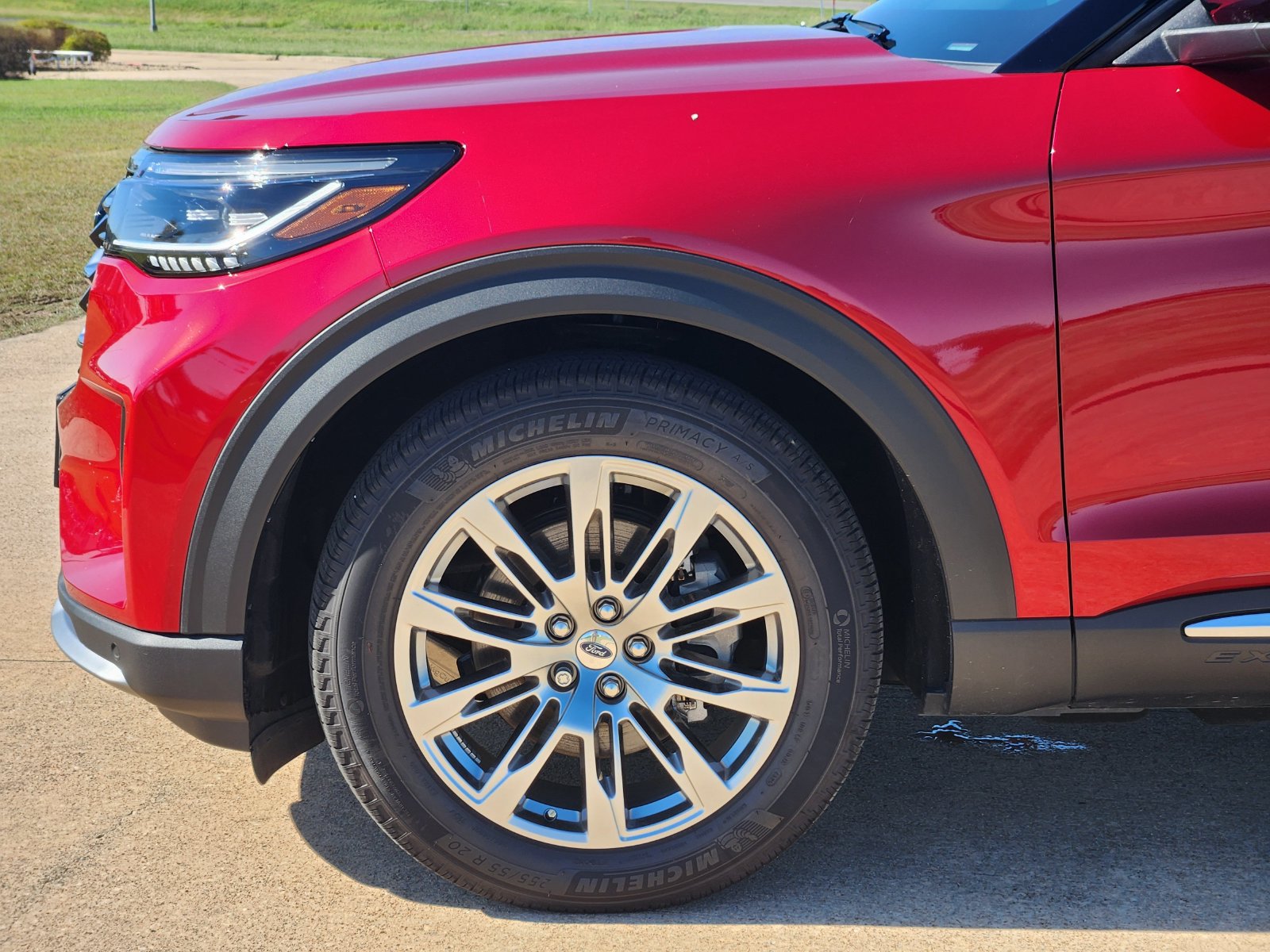 Used 2026 Ford Explorer Platinum RWD image 13