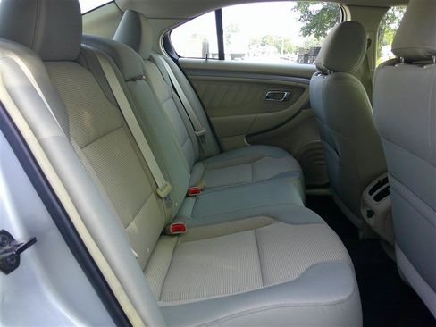 Used 2013 Ford Taurus SEL FWD image 19