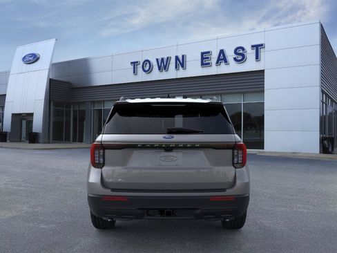 New 2026 Ford Explorer Active RWD image 29