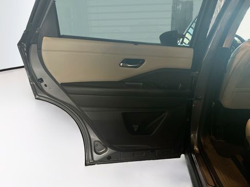 Used 2023 Nissan Pathfinder SL AWD/4WD image 27