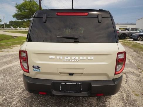 Used 2024 Ford Bronco Sport Outer Banks w/ Tech Package AWD/4WD image 2