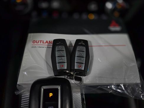 Used 2023 Mitsubishi Outlander SEL image 50