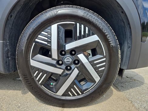 Used 2025 Nissan Kicks SV FWD image 27