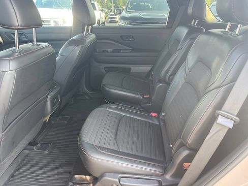 Used 2024 Nissan Pathfinder Rock Creek AWD/4WD image 14