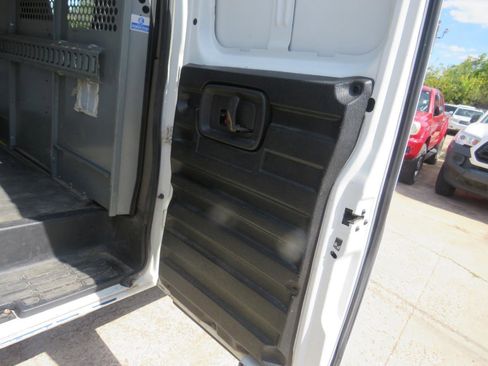 Used 2009 Chevrolet Express 2500 Extended RWD image 33