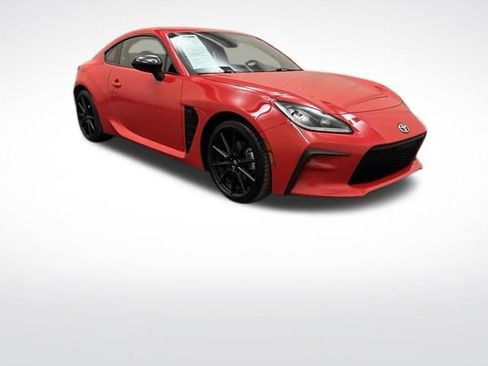 Used 2024 Toyota GR86 Premium RWD image 4