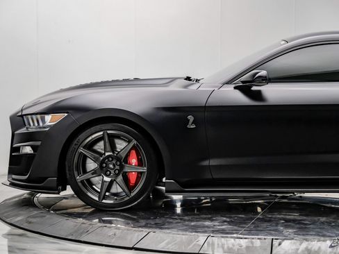 Used 2022 Ford Mustang Shelby GT500 w/ Carbon Fiber Track Pack RWD image 10