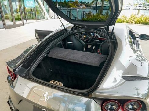 Used 2020 Ferrari 812 Superfast RWD image 87