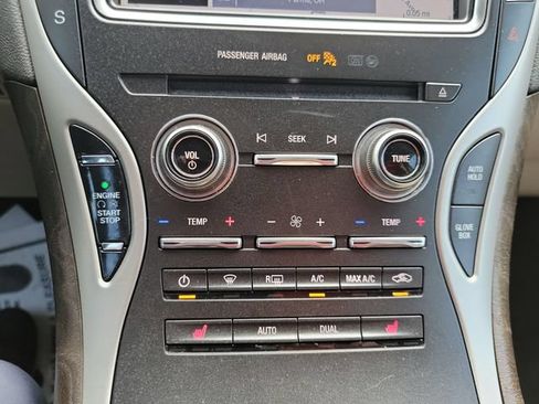 Used 2019 Lincoln Nautilus Select AWD/4WD image 19