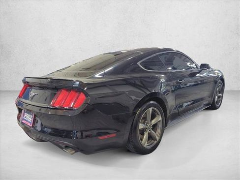 Used 2015 Ford Mustang Coupe image 4