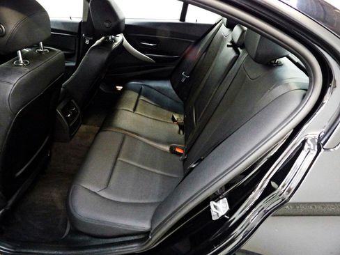 Used 2014 BMW 320i xDrive Sedan AWD/4WD image 10