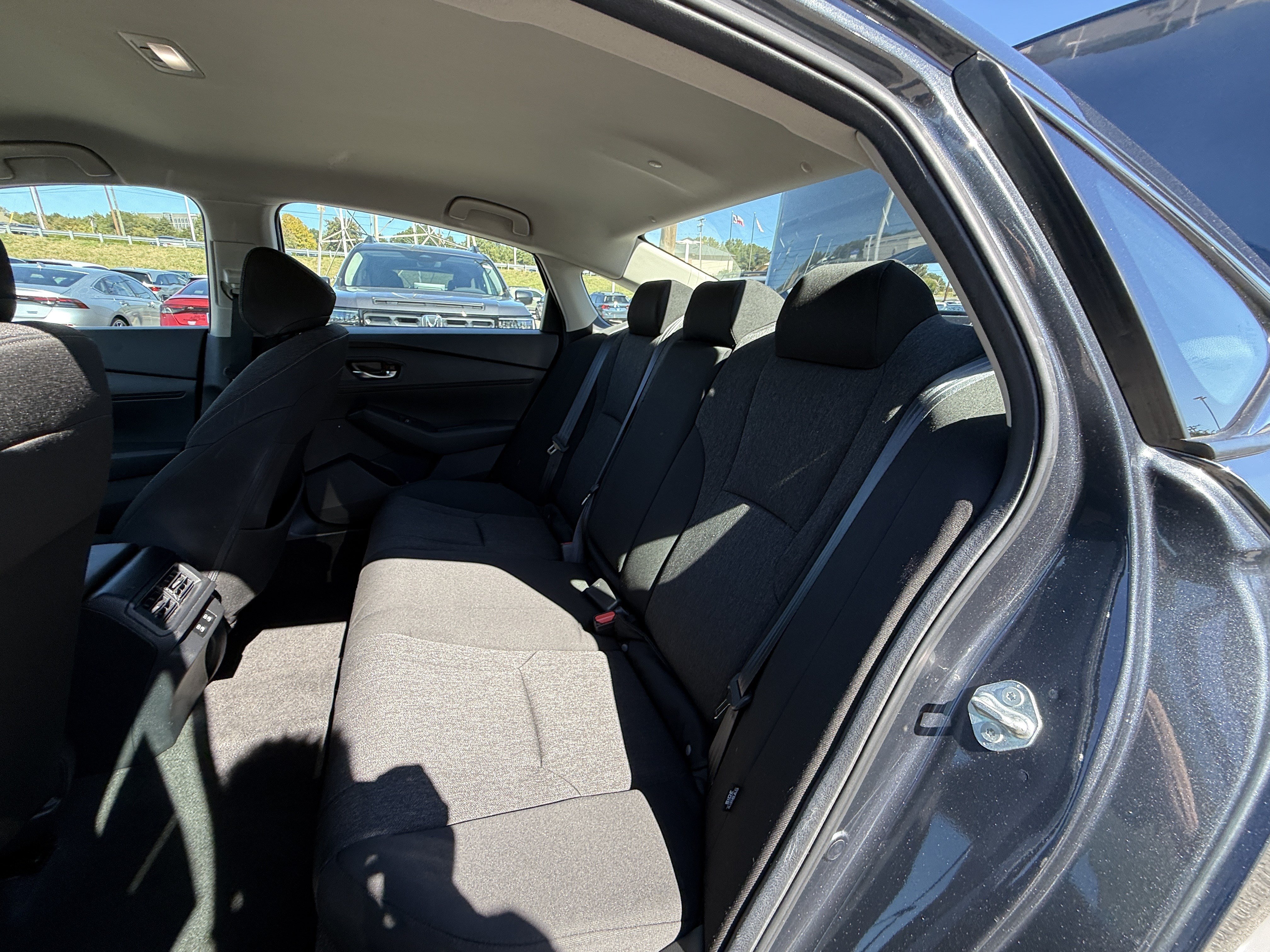 Used 2025 Honda Accord LX image 31
