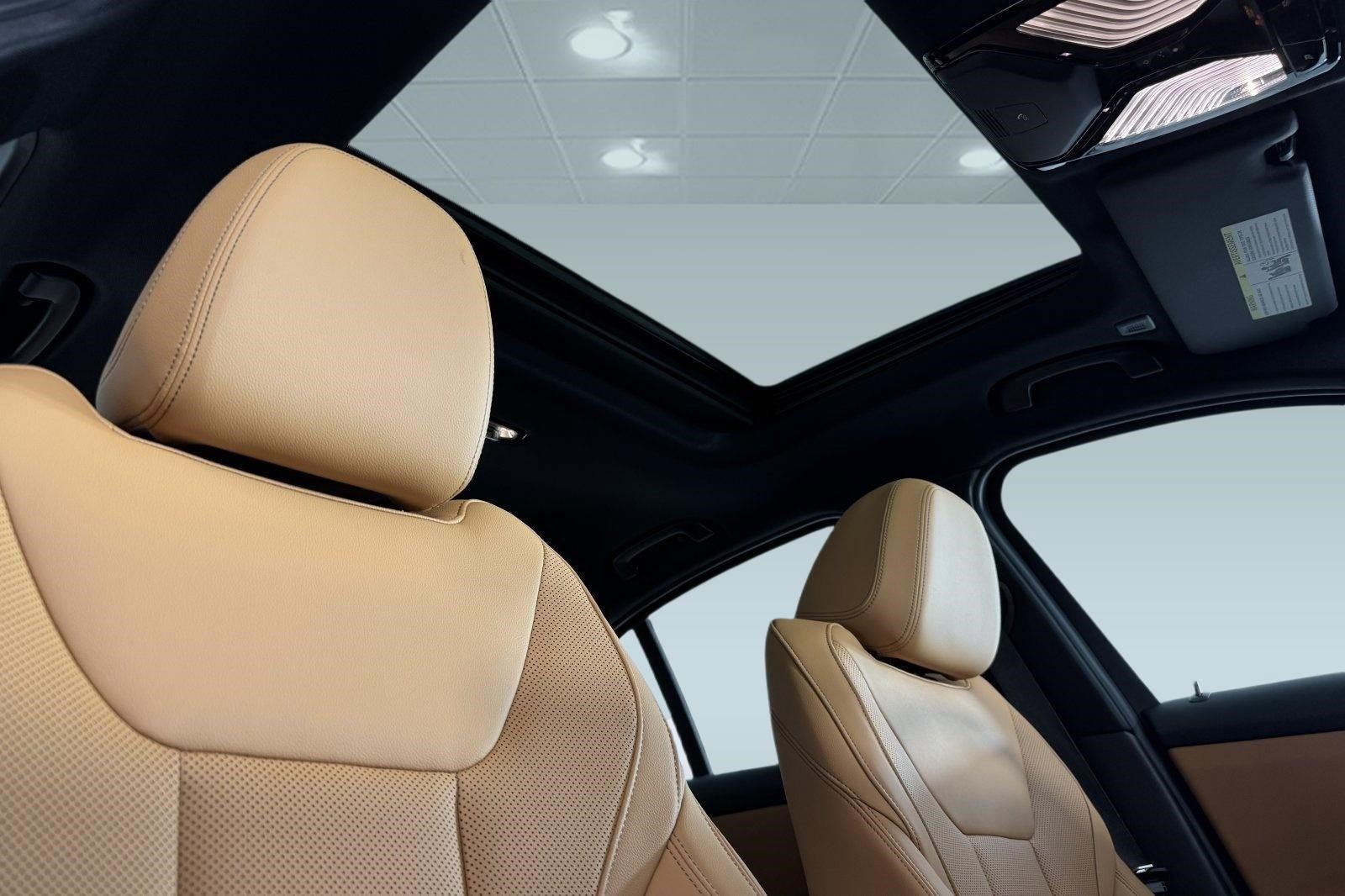 New 2026 BMW 330i Sedan w/ M Sport Package RWD image 24