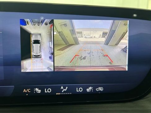 Used 2024 Buick Envision Avenir AWD/4WD image 14