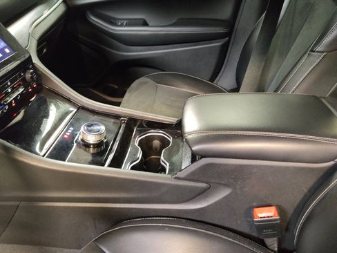 Used 2023 Jeep Grand Cherokee L Laredo image 26