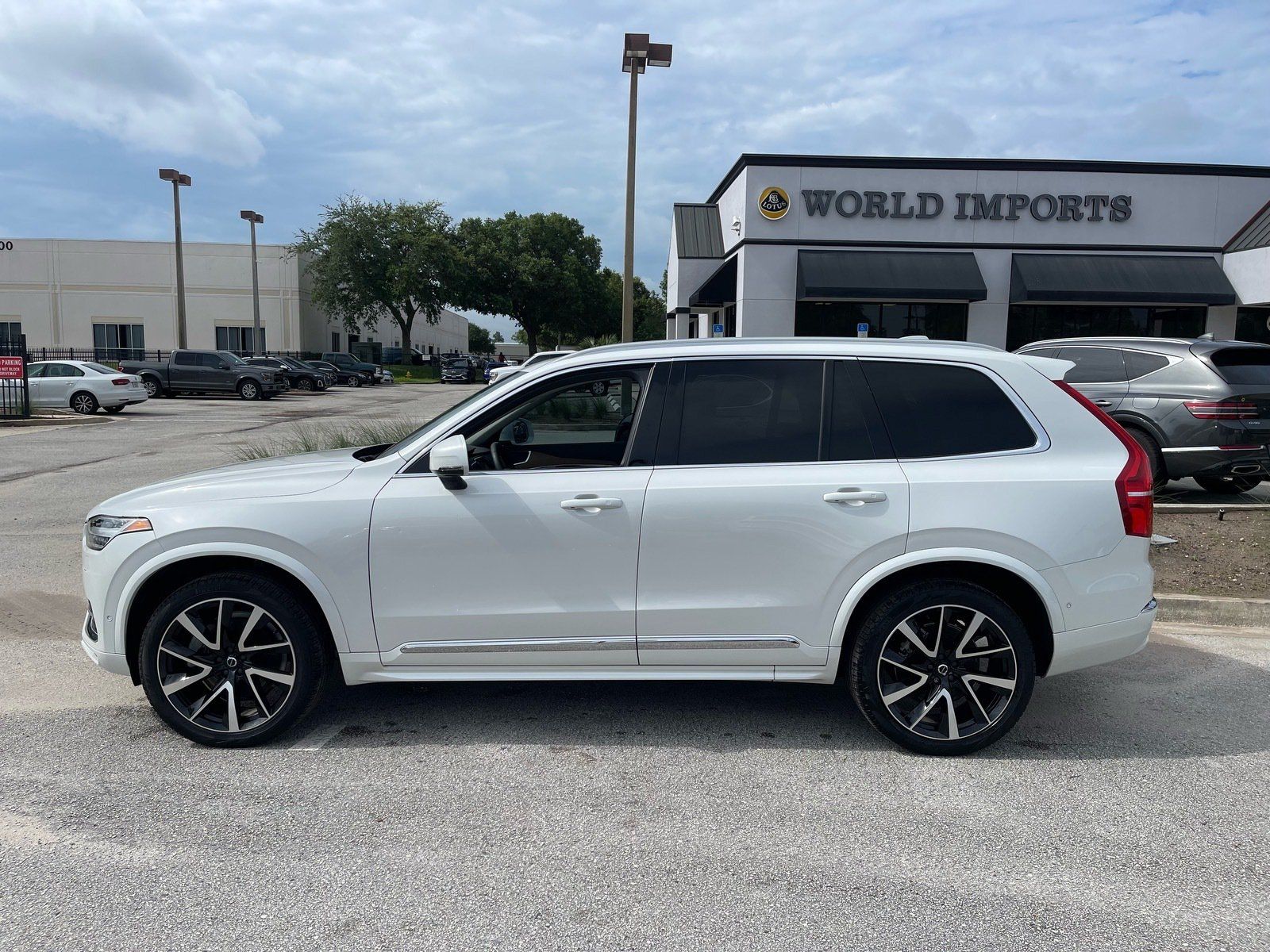 Used 2025 Volvo XC90 B5 Plus w/ Protection Package Premier AWD/4WD image 54