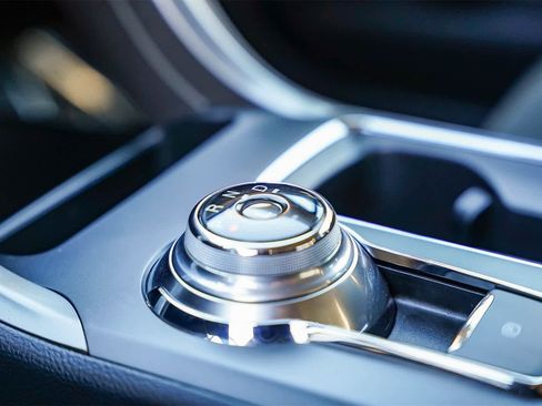 Used 2020 Ford Fusion SE image 22