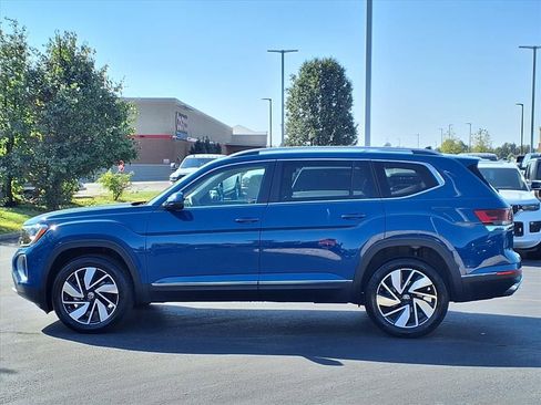 Used 2025 Volkswagen Atlas SEL image 4