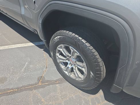 Used 2024 GMC Sierra 1500 SLT AWD/4WD image 12