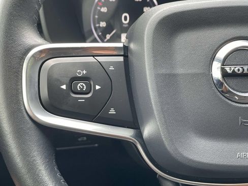 Used 2019 Volvo XC40 T5 Momentum AWD/4WD image 25