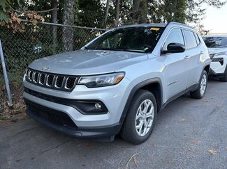 Used 2024 Jeep Compass Latitude AWD/4WD video 1