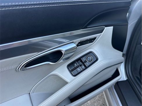Used 2017 Porsche 718 Cayman RWD image 20