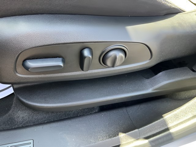 Used 2024 Chevrolet Equinox LT AWD/4WD image 11