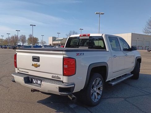 Used 2015 Chevrolet Silverado 1500 High Country w/ High Country Premium Package AWD/4WD image 28
