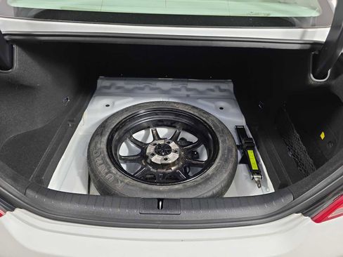 Used 2020 Genesis G70 2.0T image 32