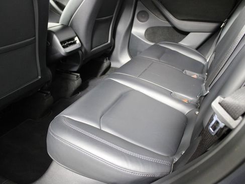 Used 2022 Tesla Model Y Performance image 23