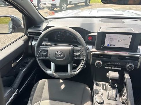 Used 2026 Toyota Tacoma 2WD Double Cab image 17