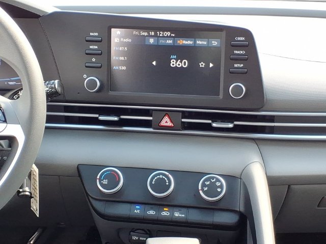 New 2026 Hyundai Elantra SE FWD image 16