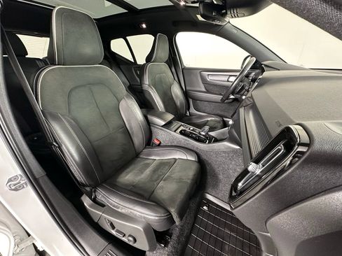 Used 2019 Volvo XC40 T5 R-Design image 6