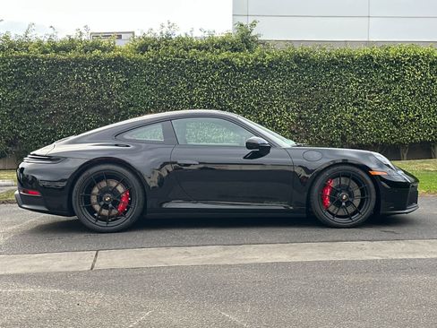 New 2026 Porsche 911 Carrera 4 GTS image 8