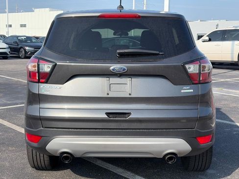 Used 2017 Ford Escape SE FWD image 3