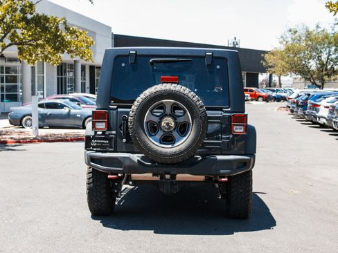 Used 2017 Jeep Wrangler Unlimited Rubicon AWD/4WD image 6