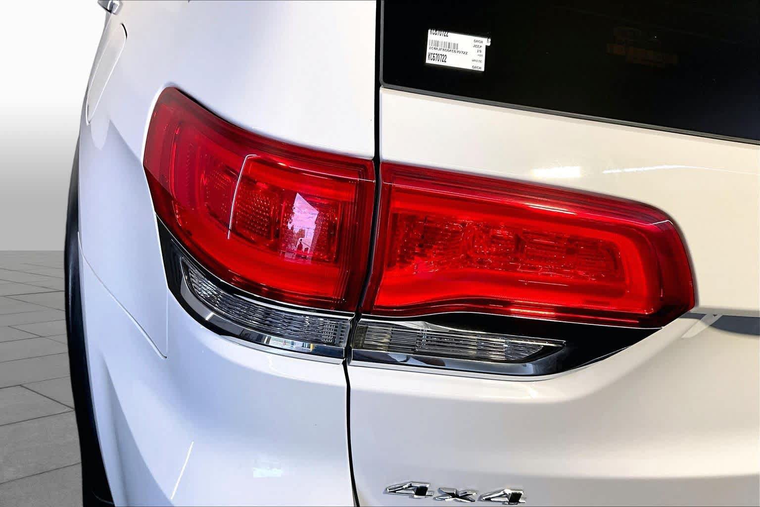 Used 2019 Jeep Grand Cherokee Limited w/ Luxury Group II AWD/4WD image 28