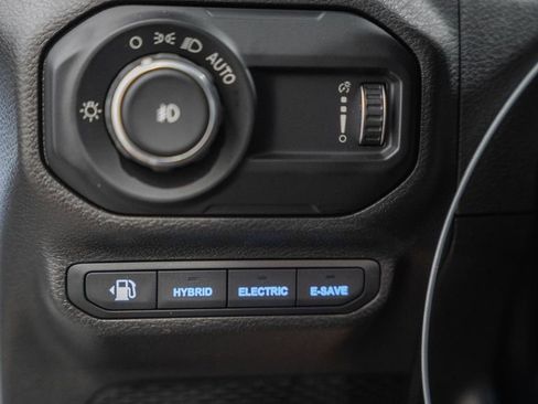 Used 2023 Jeep Wrangler Unlimited Sahara w/ Cold Weather Group AWD/4WD image 40