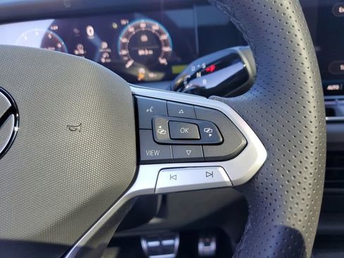 New 2026 Volkswagen Tiguan SE R-Line image 28