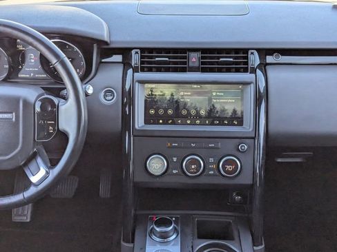 Used 2020 Land Rover Discovery SE image 16