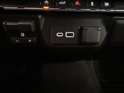 Used 2020 Chevrolet Silverado 1500 LT w/ All-Star Edition AWD/4WD image 28