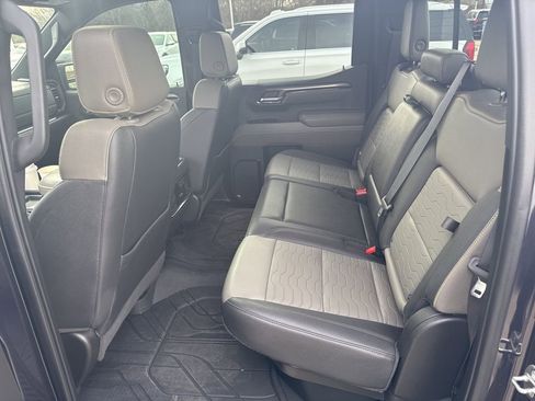 Used 2022 Chevrolet Silverado 1500 ZR2 w/ Technology Package image 12